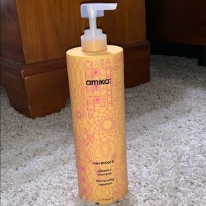 Amika signature shampoo. Bundle for discount offer